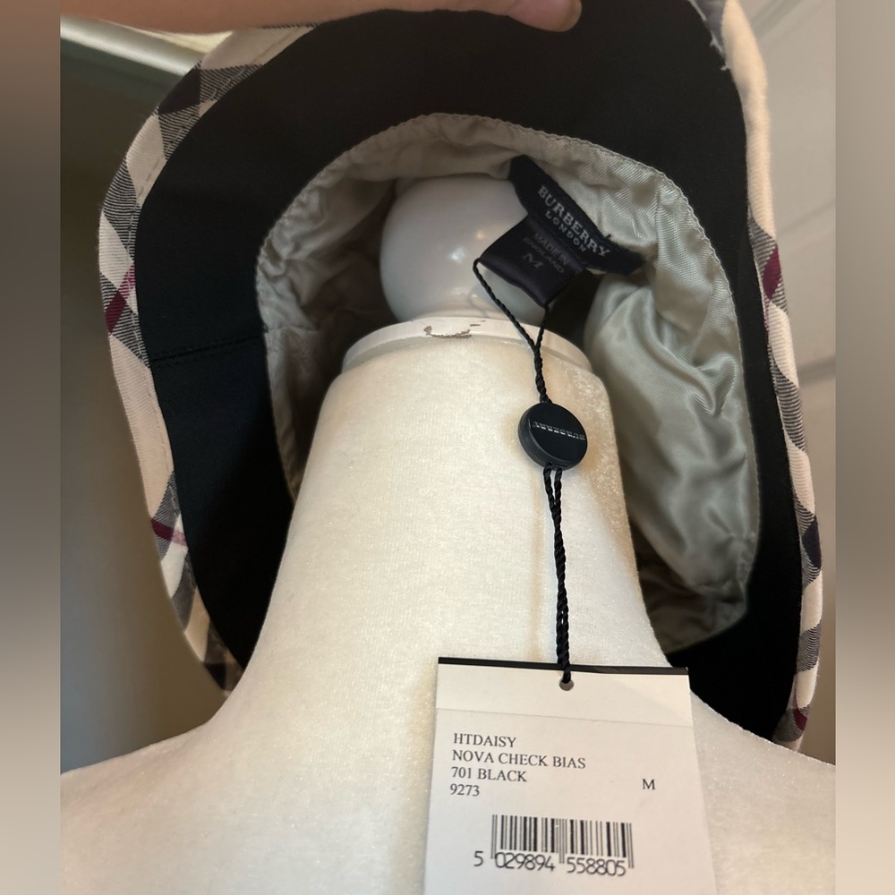 Burberry “Nova Check” Bucket Hat; sz M - Picture 8 of 12